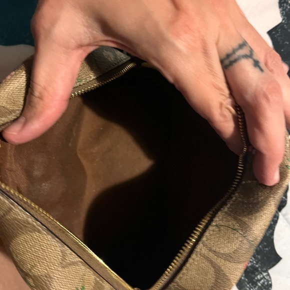 Like-New Authentic Coach bag - Picture 5 of 5